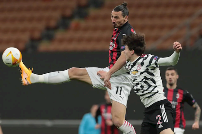 Ibrahimovic vào sân nhưng cũng không thể giúp AC Milan lật ngược thế cờ