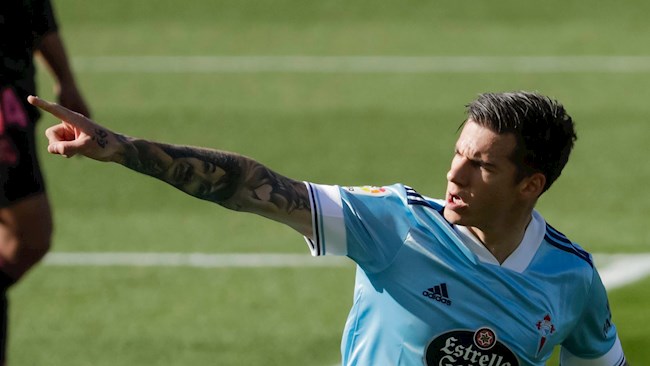Santi Mina rút ngắn tỷ số còn 1-2 cho Celta