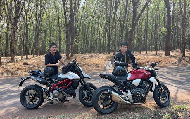 Tiền vệ Tuấn Anh lộ ảnh là dân phượt thứ thiệt hình ảnh