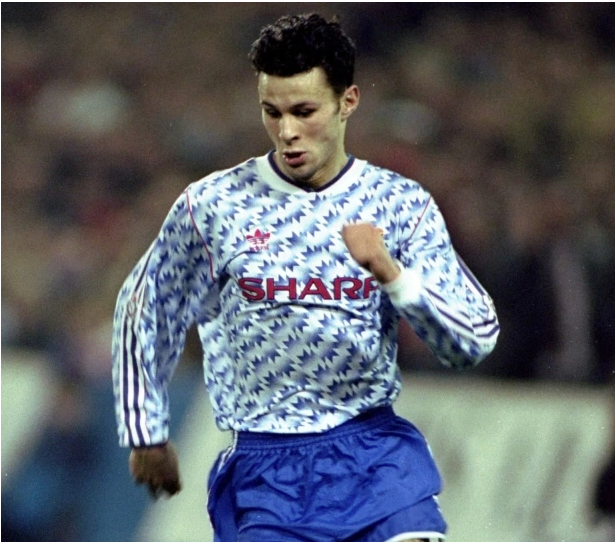 NHM phát cuồng với áo đấu MU sân khách mùa tới hình ảnh