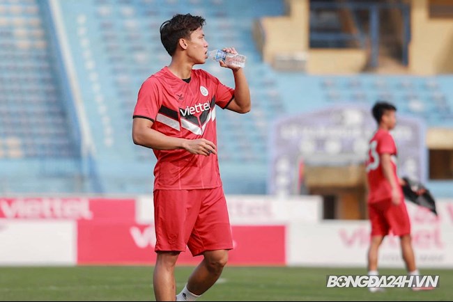 ẢNH: Quế Ngọc Hải và đồng đội diện áo mới trước đại chiến HAGL