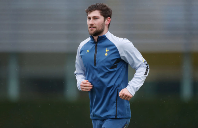 Jose Mourinho cảm phục tinh thần thi đấu của Ben Davies