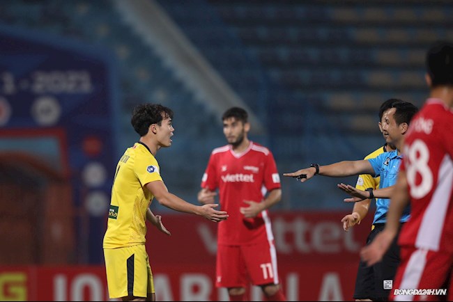 Xem lại tình huống bị từ chối 11m hợp lệ của HAGL