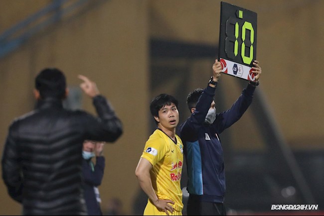 Báo Thái Lan ca ngợi cách dùng Công Phượng của HLV Kiatisuk