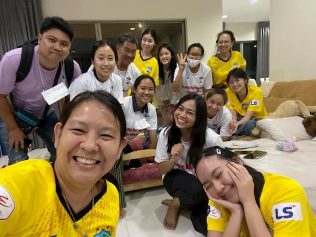 HLV Kiatisak và HAGL có hội CĐV đặc biệt tại Thái Lan hình ảnh