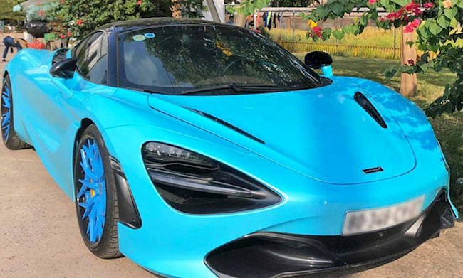 Bùi Tiến Dũng lại gây sốt: Đi tập bằng siêu xe hơn 20 tỷ đồng