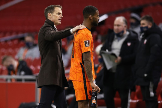 Wijnaldum giải thích lý do không hài lòng với HLV Frank de Boer