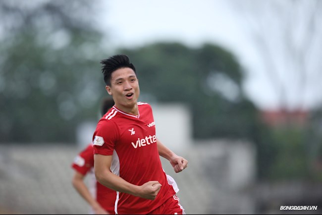 Bùi Tiến Dũng ghi bàn cho Viettel