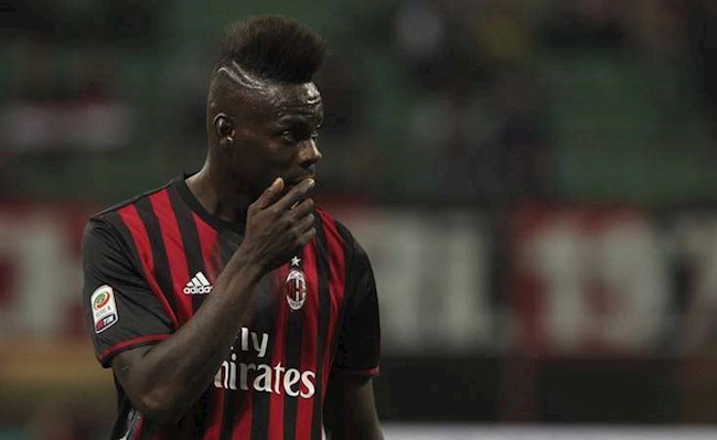 HLV Campuchia: Tập nghiêm túc được 2 ngày, Balotelli đã chán lè!