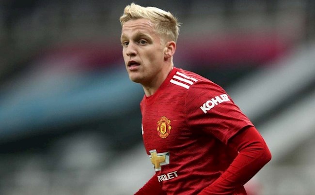 Vì sao tiền vệ Donny Van de Beek gây thất vọng ở MU hình ảnh