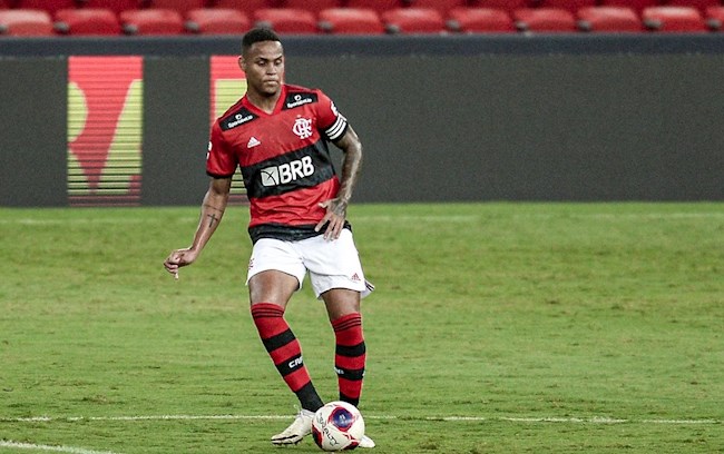 Barca sang Brazil săn trung vệ tiềm năng hình ảnh