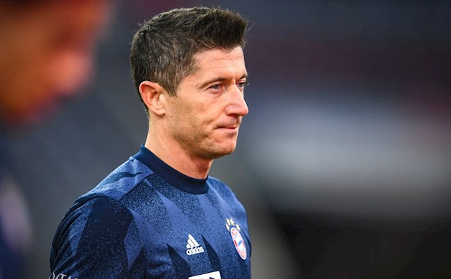 Lewandowski dính chấn thương, lỡ cơ hội chạm trán Harry Kane