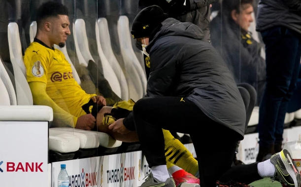 Sau Haaland, Dortmund nhận thêm tin sốc từ Jadon Sancho