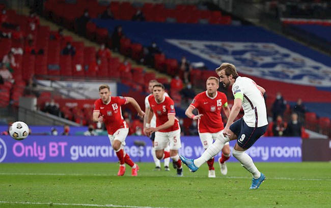 Kane đưa tuyển Anh vươn lên dẫn bàn nhờ cú sút 11m thành công