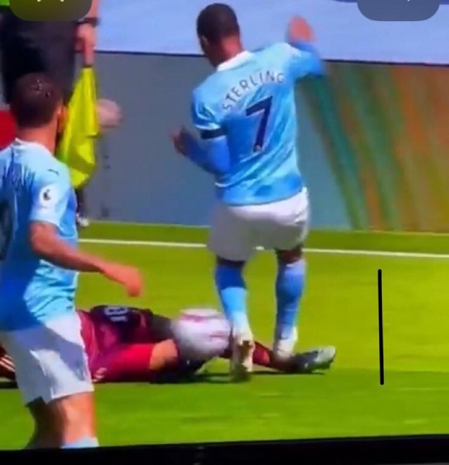 Tình huống Sterling không phải nhận án phạt Tình huống Sterling không phải nhận án phạt