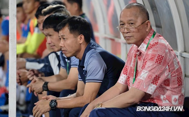 Thua tan nát Hà Nội 4-0, HLV Hoàng Thọ lý giải nguyên nhân thay liền 5 người