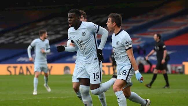 Kurt Zouma không có đối thủ ở Premier League về khả năng ghi bàn