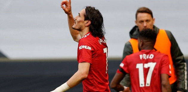 Fred cho rằng bàn thắng của Cavani hợp lệ