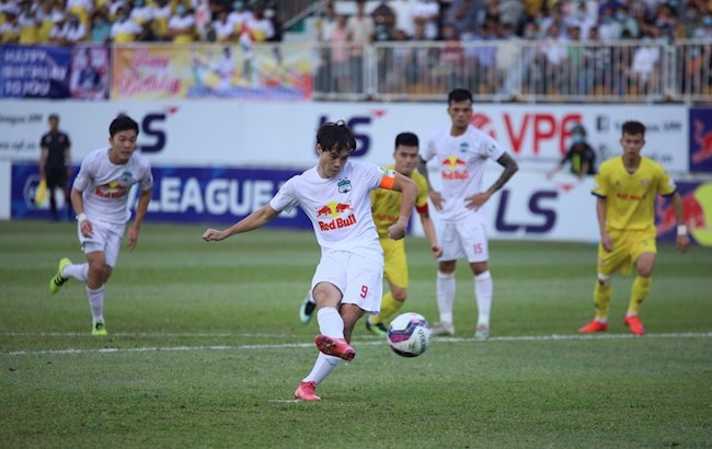 Văn Toàn ghi bàn cho HAGL Văn Toàn ghi bàn cho HAGL