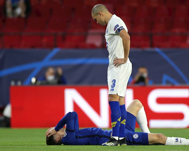 HLV Thomas Tuchel nổi điên khi Kai Havertz bị Pepe đánh gục