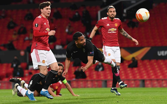 Sau khi bị thủng lưới Granada đã có vài cơ hội tốt để gỡ hòa nhưng không tận dụng thành công