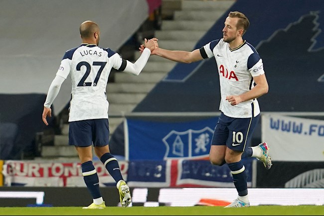Kane giành lại 1 điểm cho Tottenham, tránh một bi kịch thua ngược nữa
