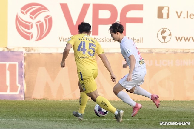 Văn Toàn vs Hà Nội