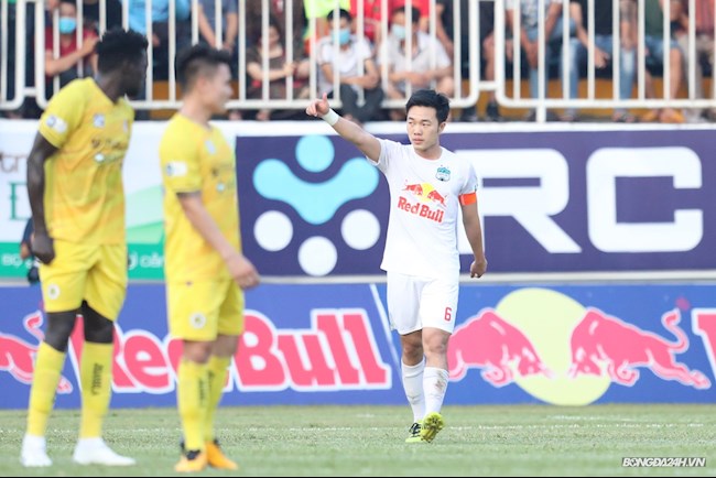 VIDEO: Xuân Trường nã đại bác tung lưới Hà Nội FC