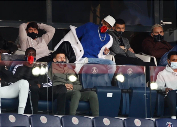 Neymar xuất hiện trên sân Công viên các Hoàng tử