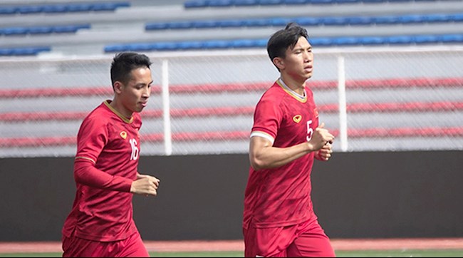 Hùng Dũng tái ngộ Văn Hậu tại Trung tâm PVF