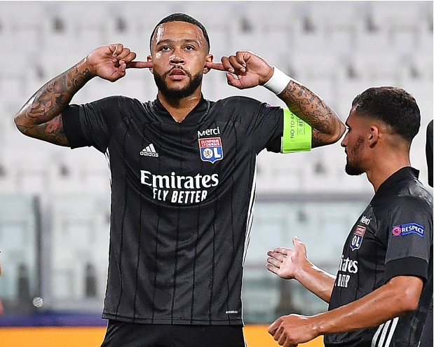 Liverpool cũng quan tâm Depay