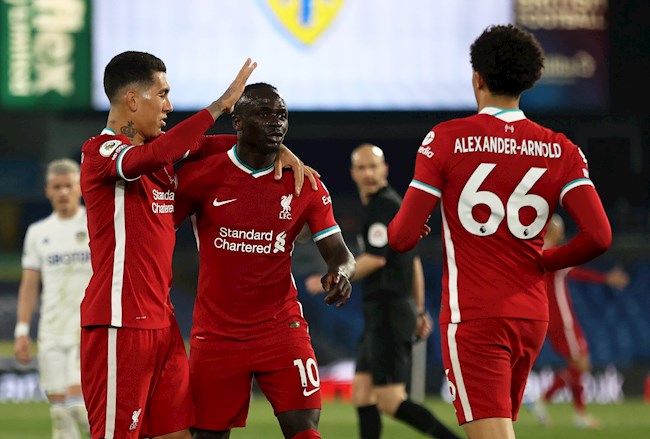 Sadio Mane (giữa) đã cắt được cơn khát bàn thắng