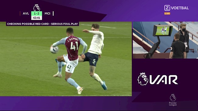 Cận cảnh tình huống khiến John Stones nhận thẻ đỏ đầu tiên ở EPL