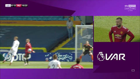 VAR giúp MU tránh khỏi phạt đền trước Leeds
