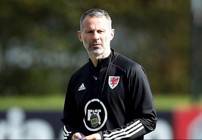 Ryan Giggs không phải huyền thoại Premier League do bê bối hình ảnh