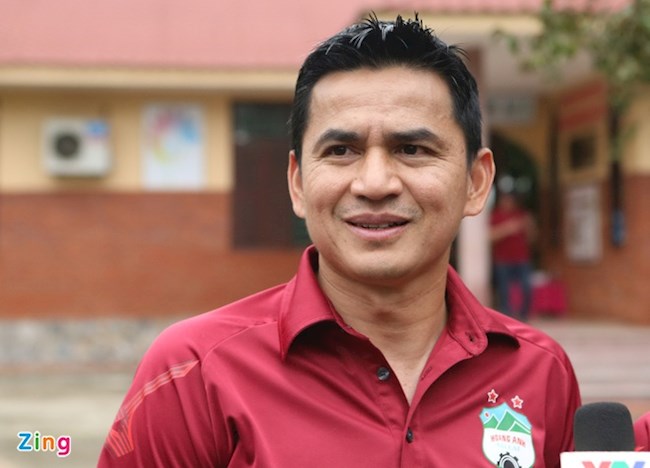 Kiatisuk lạc quan về cơ hội của người Thái ở Vòng loại World Cup