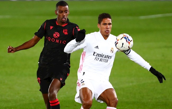 Chelsea muốn mua trung vệ Varane của Real Madrid hình ảnh
