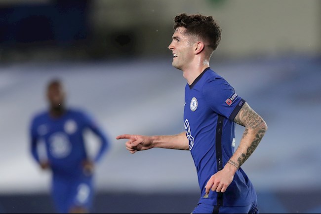 Pulisic đưa Chelsea vươn lên dẫn bàn ngay đầu hiệp 1