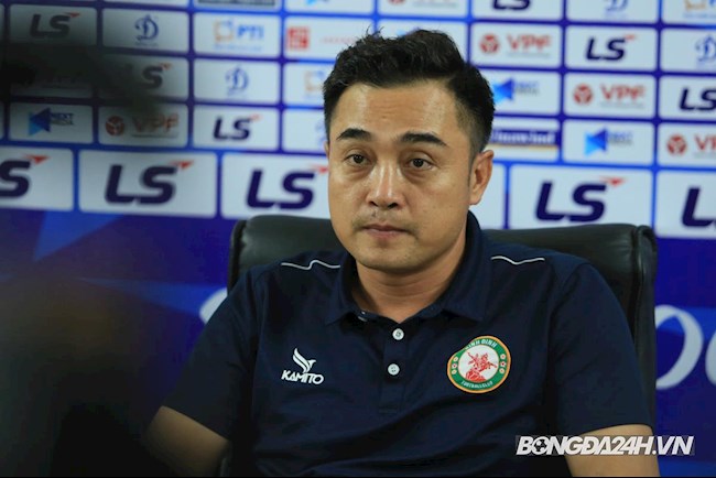 HLV Bình Định bức xúc khi bị trọng tài xử ép ở trận hòa HAGL