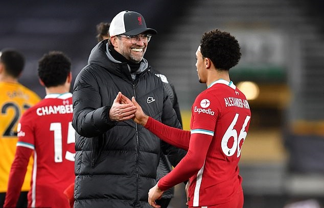HLV Klopp nói về  Alexander-Arnold