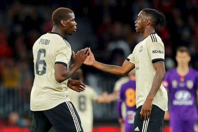 Để hoàn hảo, Pogba cần bái... Wan-Bissaka làm thầy