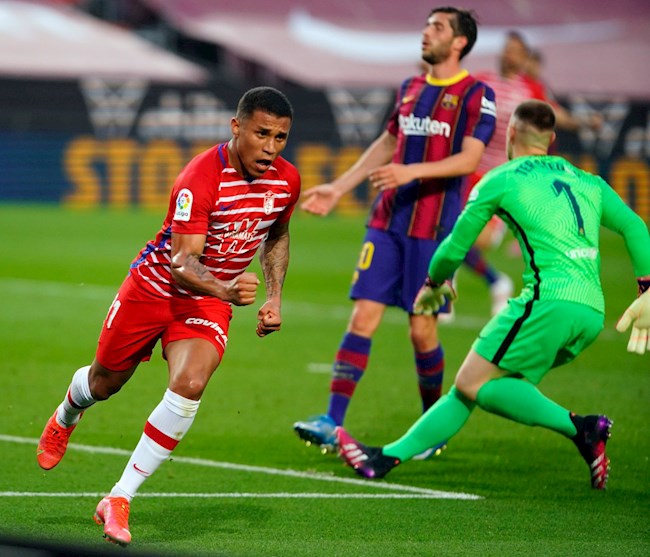 Darwin Machis bất ngờ gỡ hòa cho Granada