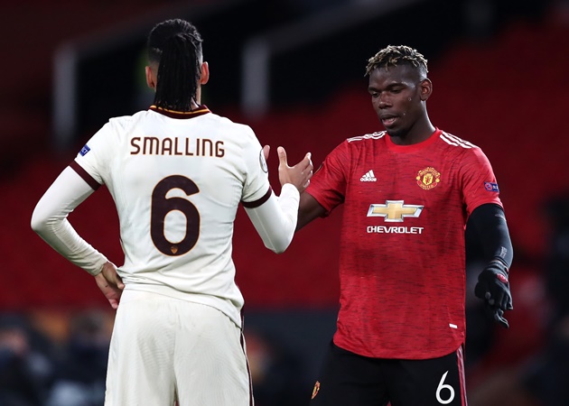 Smalling mắc 2 sai lầm khiến đội nhà thảm bại trước MU