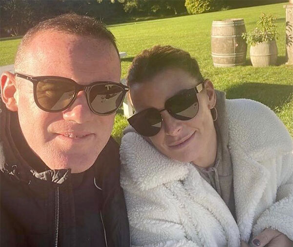 Rooney gửi lời chúc mừng sinh nhật vợ Rooney gửi lời chúc mừng sinh nhật vợ