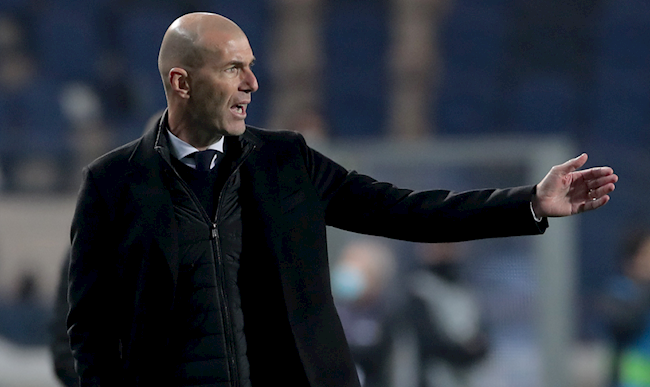 Real thăng hoa, Zidane vẫn chưa dám đáp trả chỉ trích vì…
