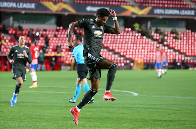 Rashford mở tỷ số trận đấu sau đường chuyền dài đẳng cấp của Lindelof