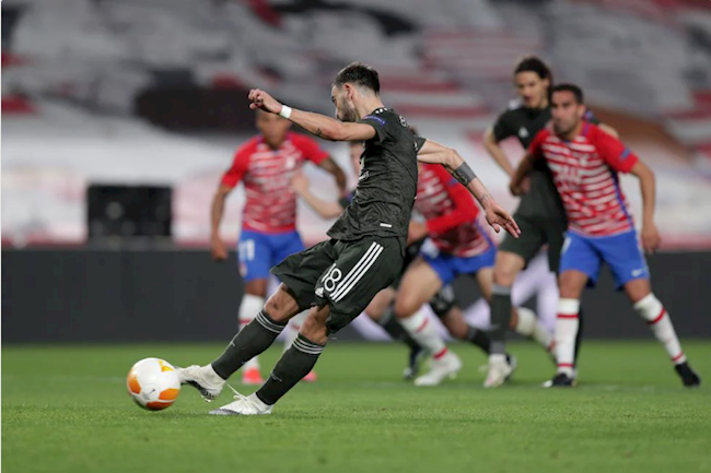 Bruno Fernandes ấn định tỷ số 2-0 từ chấm 11m
