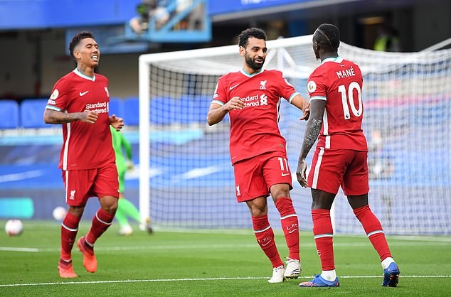 Carragher khuyên Liverpool phá bỏ tam tấu tấn công