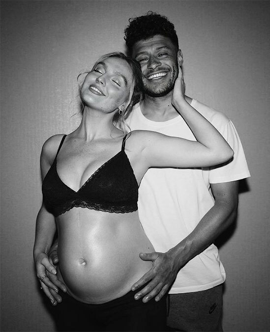 Bạn gái Chamberlain có bầu Bạn gái Chamberlain có bầu