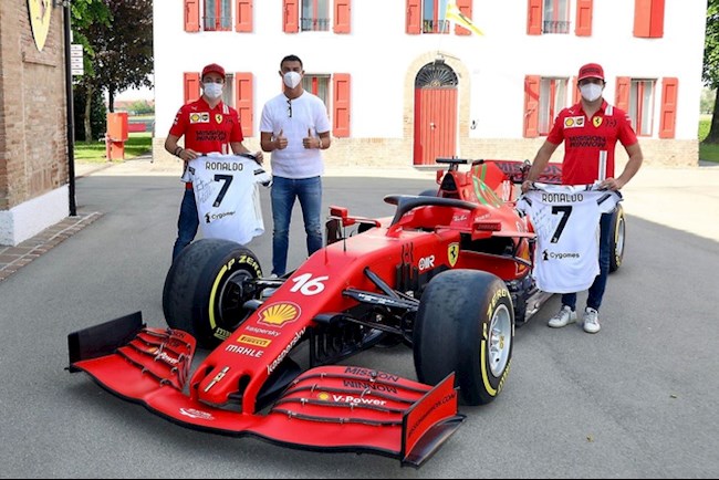 Ronaldo nghỉ tập để tham quan nhà máy sản xuất siêu xe. Ảnh: Ferrari. Ronaldo nghỉ tập để tham quan nhà máy sản xuất siêu xe. Ảnh: Ferrari.